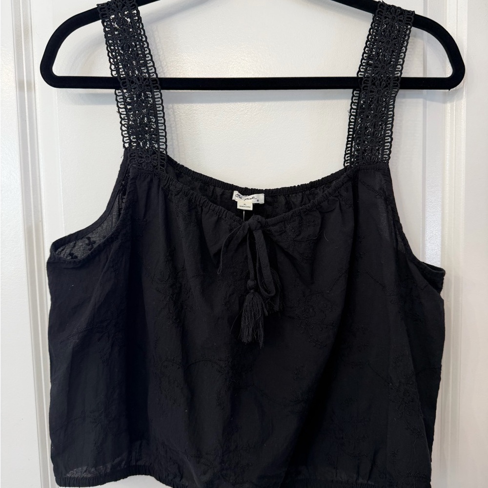 Ultra Pink Chic Black Lace Strap Embroidered Crop Top